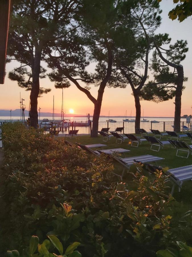 Villaggio Turistico Dei Tigli 파뎅게술가르다 외부 사진