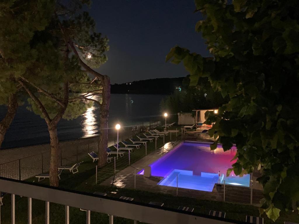 Villaggio Turistico Dei Tigli 파뎅게술가르다 외부 사진