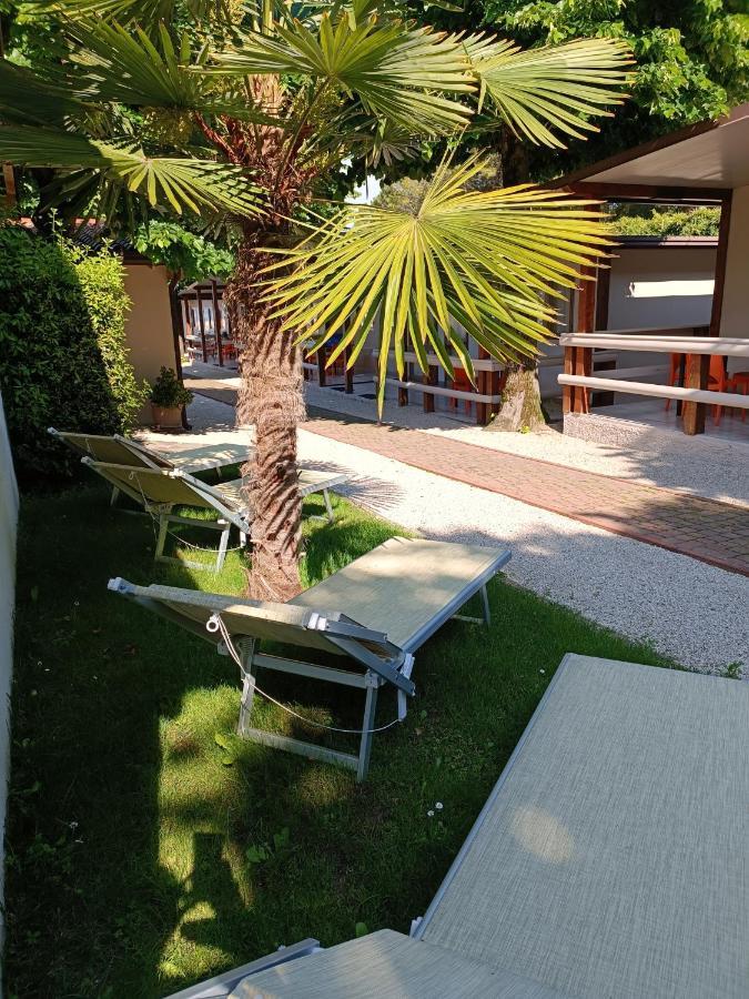 Villaggio Turistico Dei Tigli 파뎅게술가르다 외부 사진