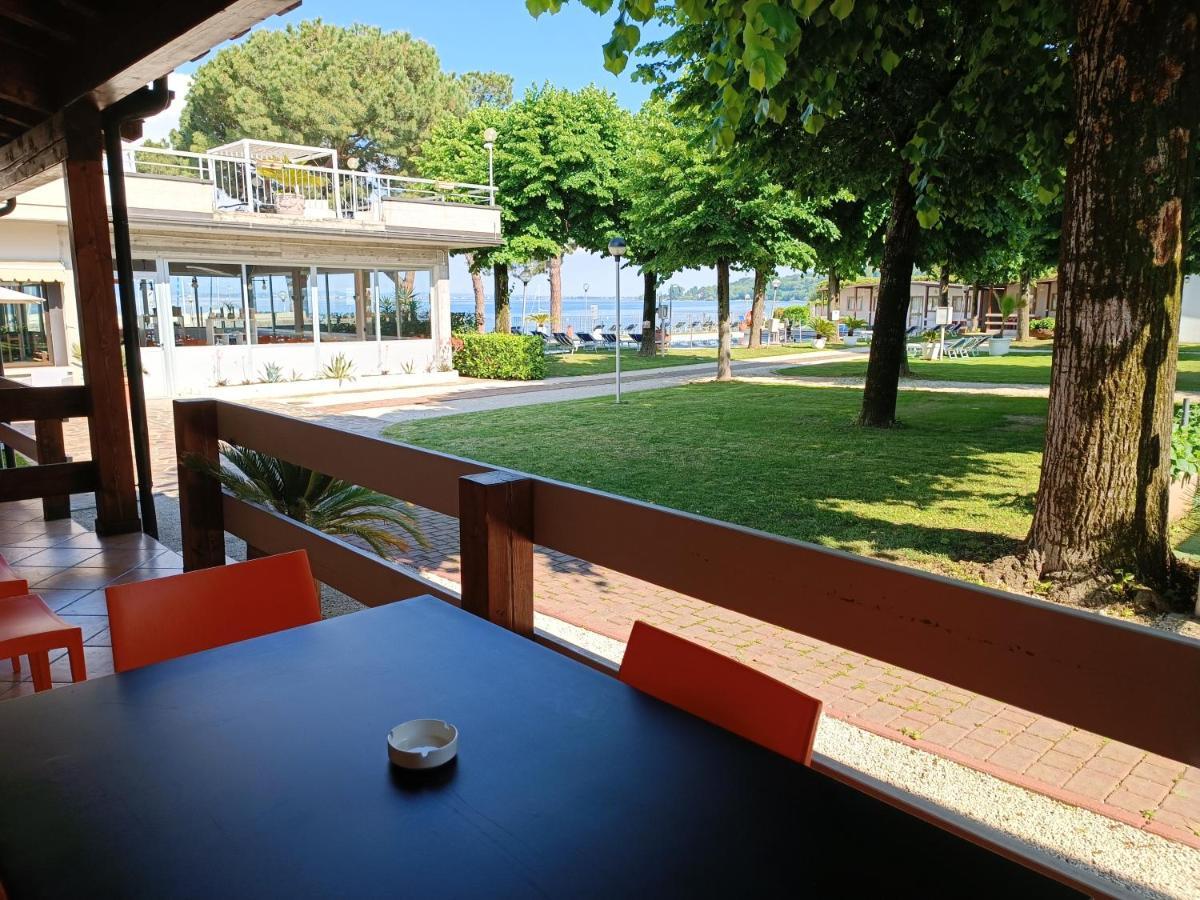 Villaggio Turistico Dei Tigli 파뎅게술가르다 외부 사진