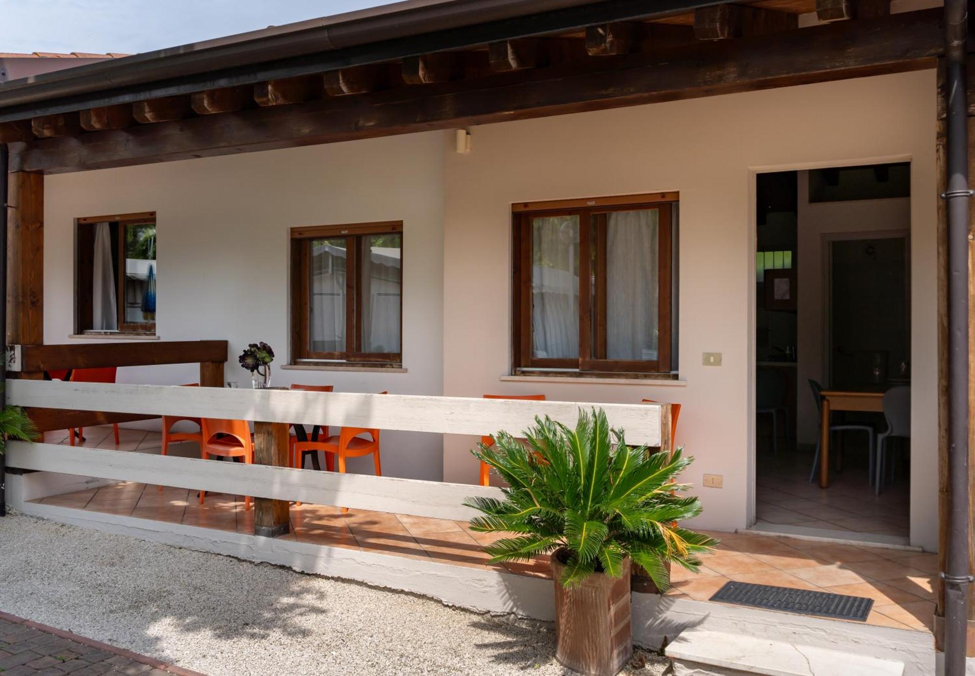 Villaggio Turistico Dei Tigli 파뎅게술가르다 외부 사진