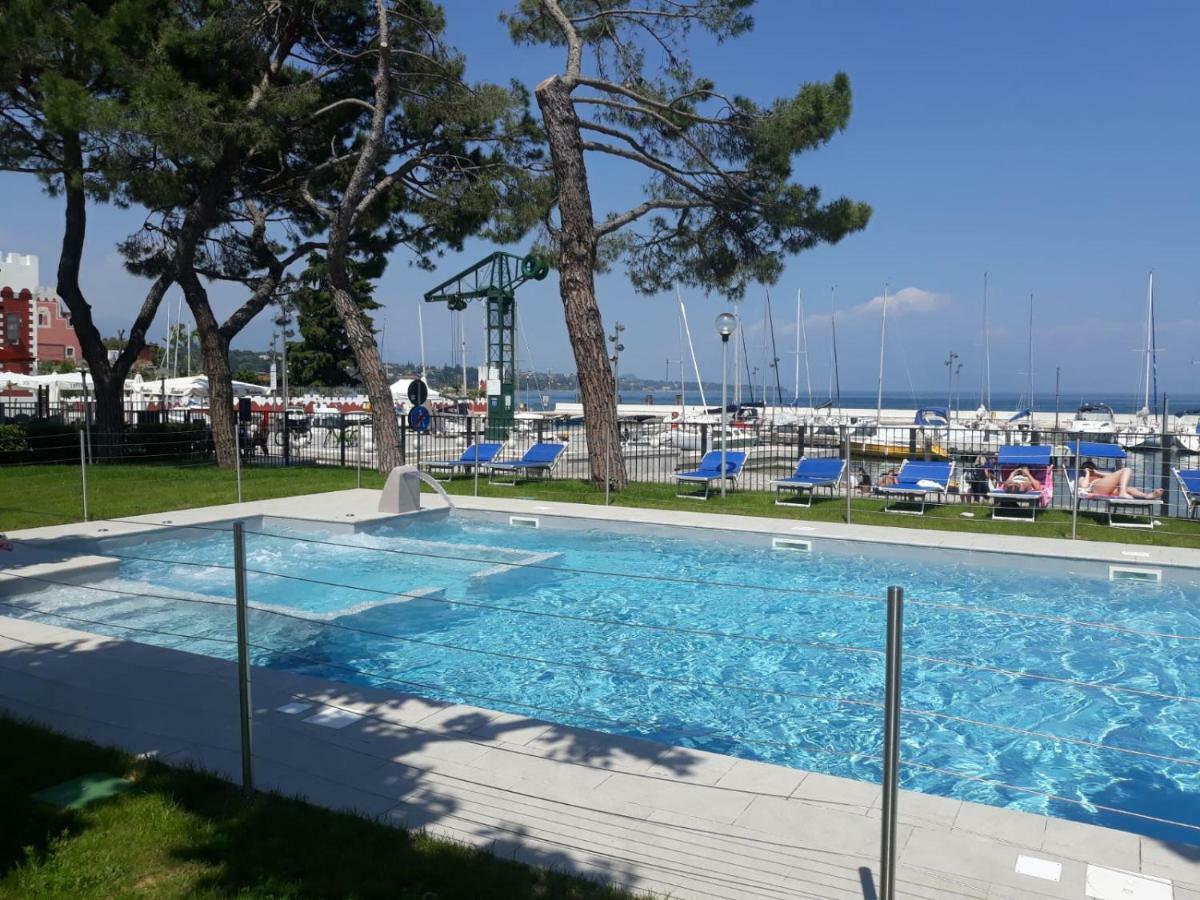 Villaggio Turistico Dei Tigli 파뎅게술가르다 외부 사진